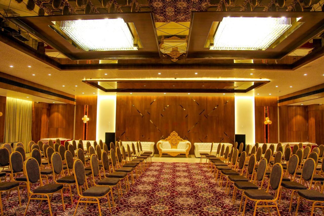 Nrich Skyotel Navsari Exterior foto